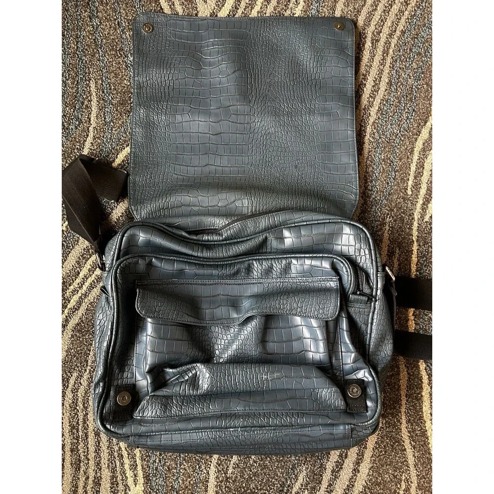 Dungeons & Dragons Bag of Holding Dragon Scale Teal RPG Messenger Bag Think Geek